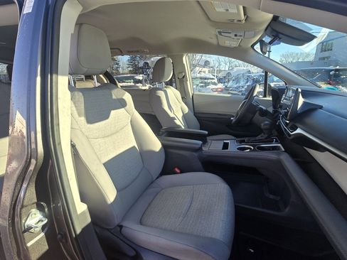 Certified 2024 Toyota Sienna LE image 12