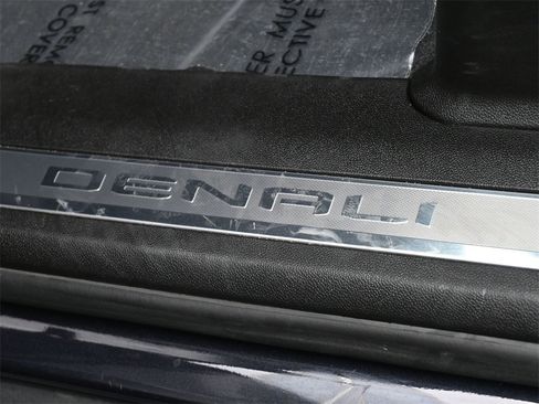 Used 2024 GMC Yukon XL Denali Ultimate image 21