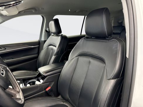 Used 2022 Jeep Grand Cherokee L Limited image 9