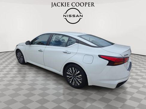 Used 2023 Nissan Altima 2.5 SV FWD image 7