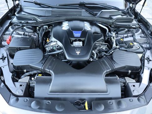 Used 2018 Maserati Ghibli S Q4 AWD/4WD image 41