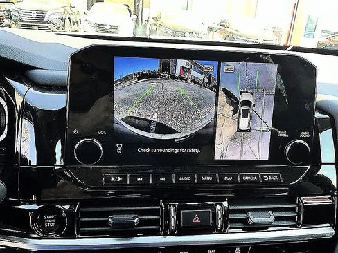 Certified 2025 Nissan Pathfinder Platinum AWD/4WD image 12