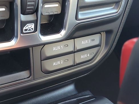 Used 2024 Jeep Gladiator Sport w/ Premium Package image 25