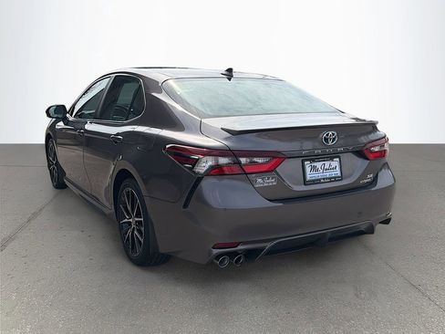 Used 2024 Toyota Camry SE image 7