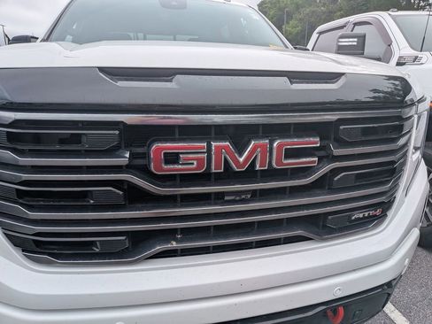 Used 2025 GMC Sierra 1500 AT4 w/ Technology Package AWD/4WD image 15