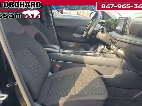 Used 2025 Nissan Kicks S image 8