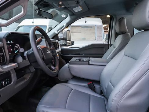 New 2026 Ford F250 XL w/ XL Chrome Package image 17