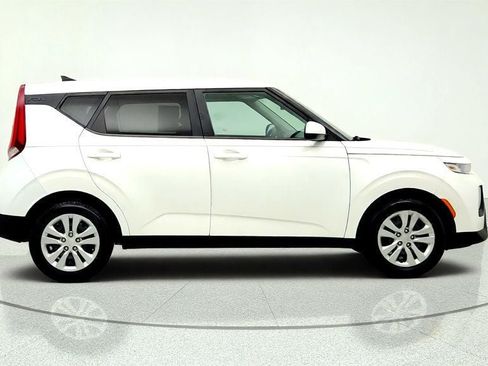Used 2020 Kia Soul LX FWD image 4