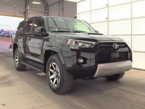 Used 2024 Toyota 4Runner TRD Off-Road Premium image 3