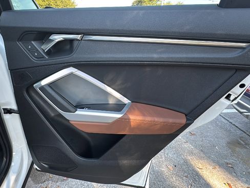 Certified 2025 Audi Q3 2.0T Premium image 27