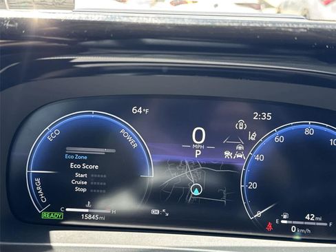 Used 2025 Toyota Crown Platinum AWD/4WD image 28