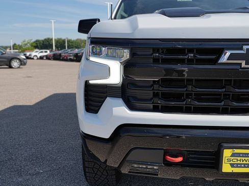 Used 2025 Chevrolet Silverado 1500 LT Trail Boss w/ Convenience Package II AWD/4WD image 3