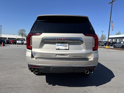 Used 2024 GMC Yukon XL Denali w/ Advanced Technology Package AWD/4WD image 9