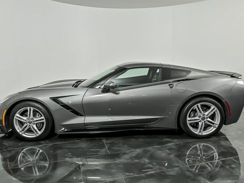 Used 2016 Chevrolet Corvette Stingray Coupe RWD image 6