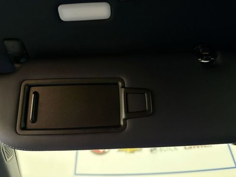 Used 2025 Lamborghini Urus SE image 56