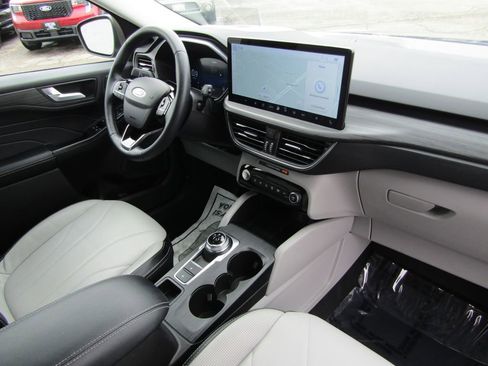 Used 2025 Ford Escape Platinum w/ Premium Technology Package image 14