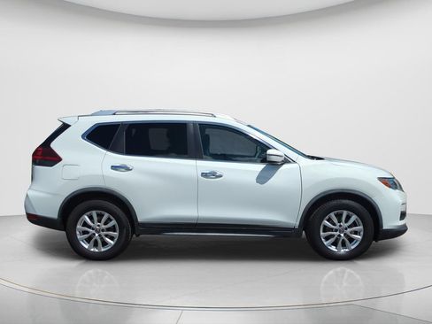 Used 2020 Nissan Rogue SV FWD image 4