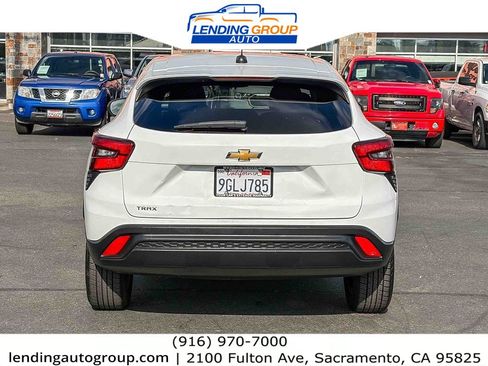 Used 2024 Chevrolet Trax LS FWD image 3