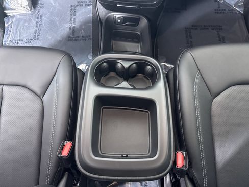 New 2026 Chrysler Pacifica Select AWD/4WD image 36