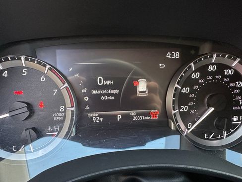 Used 2024 Toyota Highlander LE image 17