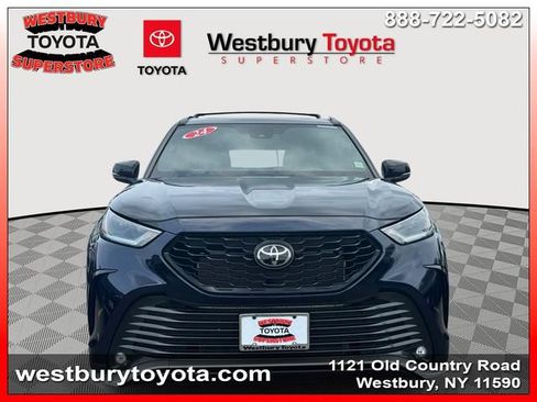 Certified 2024 Toyota Highlander XSE AWD/4WD image 3