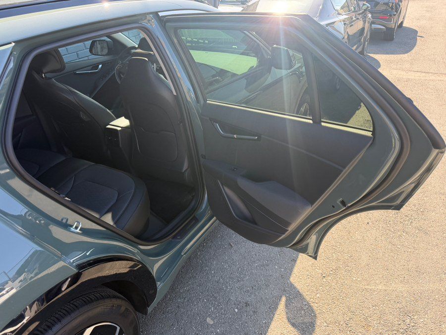 Used 2023 Kia Niro Wave FWD image 40