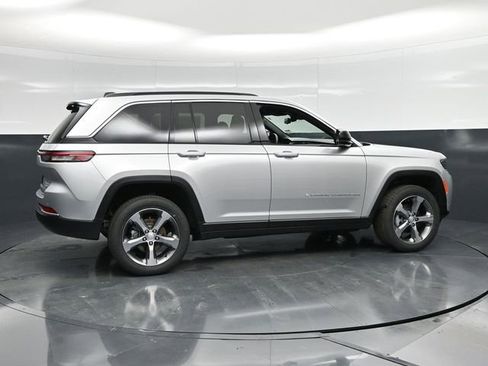 New 2026 Jeep Grand Cherokee Limited AWD/4WD image 12