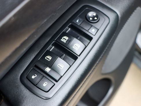 Used 2017 Jeep Grand Cherokee Laredo RWD image 13