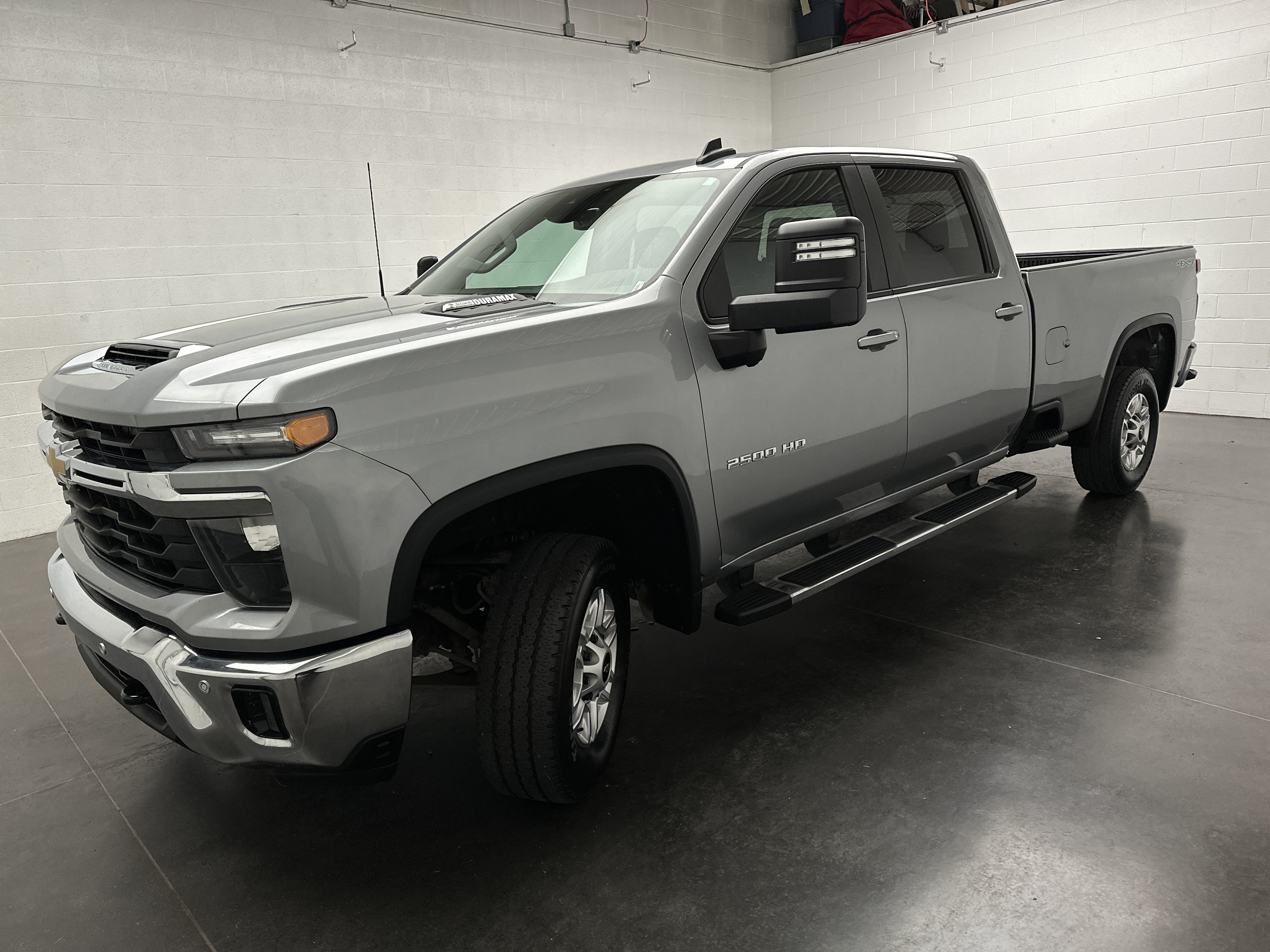 Used 2025 Chevrolet Silverado 2500 LT w/ Safety Package AWD/4WD image 5