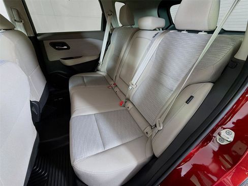 Used 2023 Nissan Rogue SV image 20