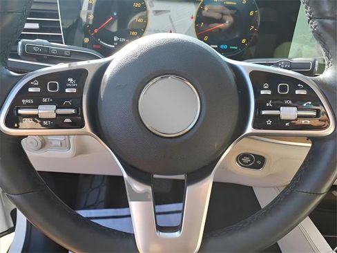 Used 2022 Mercedes-Benz GLS 450 4MATIC image 9