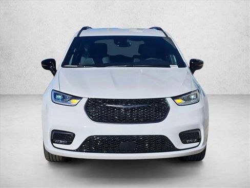 New 2026 Chrysler Pacifica Select image 6