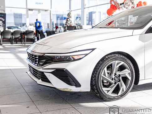 Used 2024 Hyundai Elantra Limited image 5