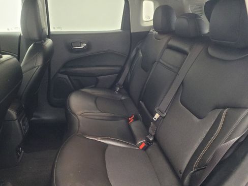 Used 2019 Jeep Compass Latitude w/ Popular Equipment Group image 18