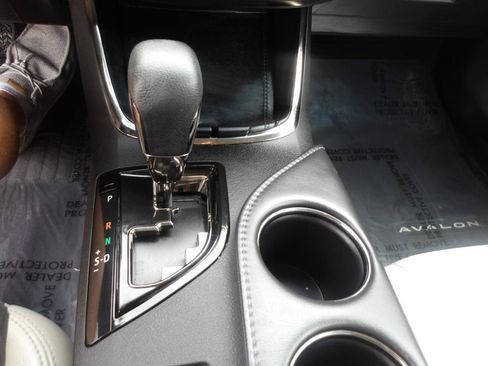 Used 2016 Toyota Avalon XLE FWD image 26