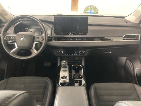 Used 2025 Mitsubishi Outlander SE AWD/4WD image 7