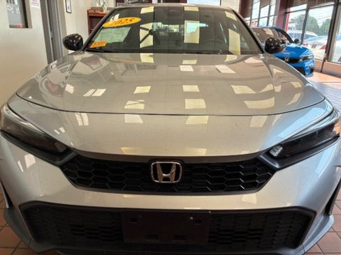 Used 2025 Honda Civic Sport image 5