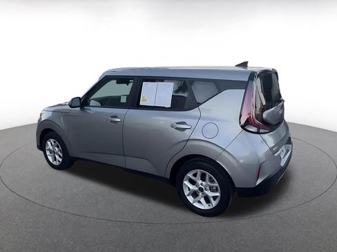 Used 2025 Kia Soul LX w/ LX Technology Package image 10