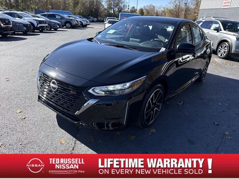 New 2025 Nissan Sentra SR w/ SR Premium Package FWD image 1