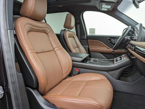 Certified 2023 Lincoln Aviator Reserve w/ Equipment Group 201A AWD/4WD image 35