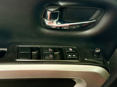 Used 2020 Nissan Titan SV w/ SV Convenience Package image 19