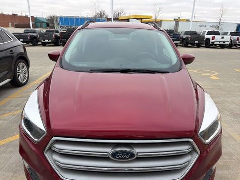 Used 2018 Ford Escape SE w/ SE Sync 3 Package image 2