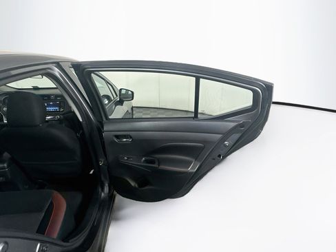 Used 2025 Nissan Versa SR FWD image 28
