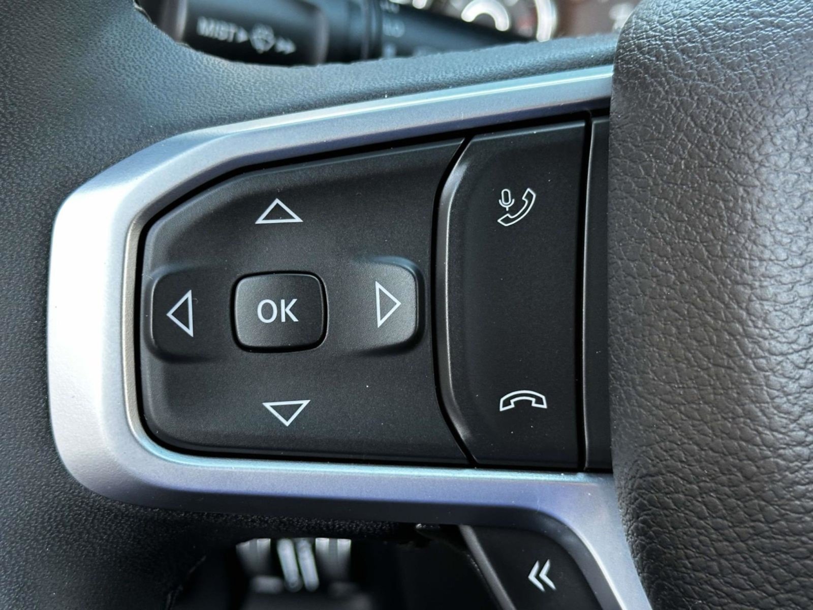 Used 2025 RAM 1500 Big Horn AWD/4WD image 24