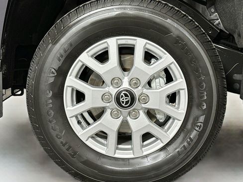 Used 2025 Toyota Tacoma SR5 AWD/4WD image 11