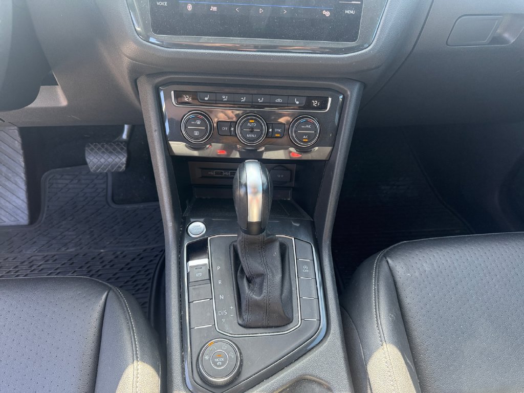 Used 2020 Volkswagen Tiguan SE w/ 3rd Row Seat Package AWD/4WD image 11