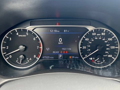 Used 2025 Nissan Altima 2.5 SV FWD image 11