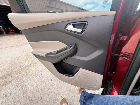 Used 2014 Ford Focus SE image 36