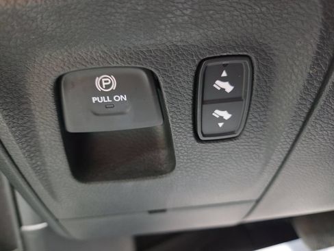 Used 2024 RAM 1500 Laramie AWD/4WD image 38