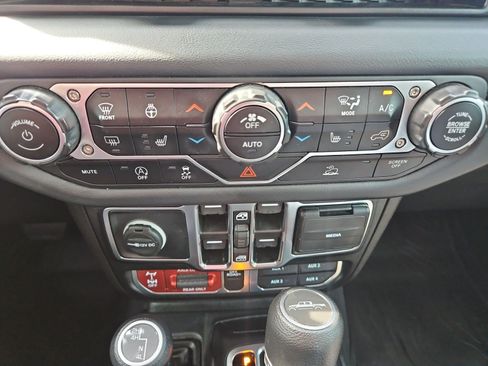 Used 2024 Jeep Gladiator Mojave w/ Convenience Group AWD/4WD image 28